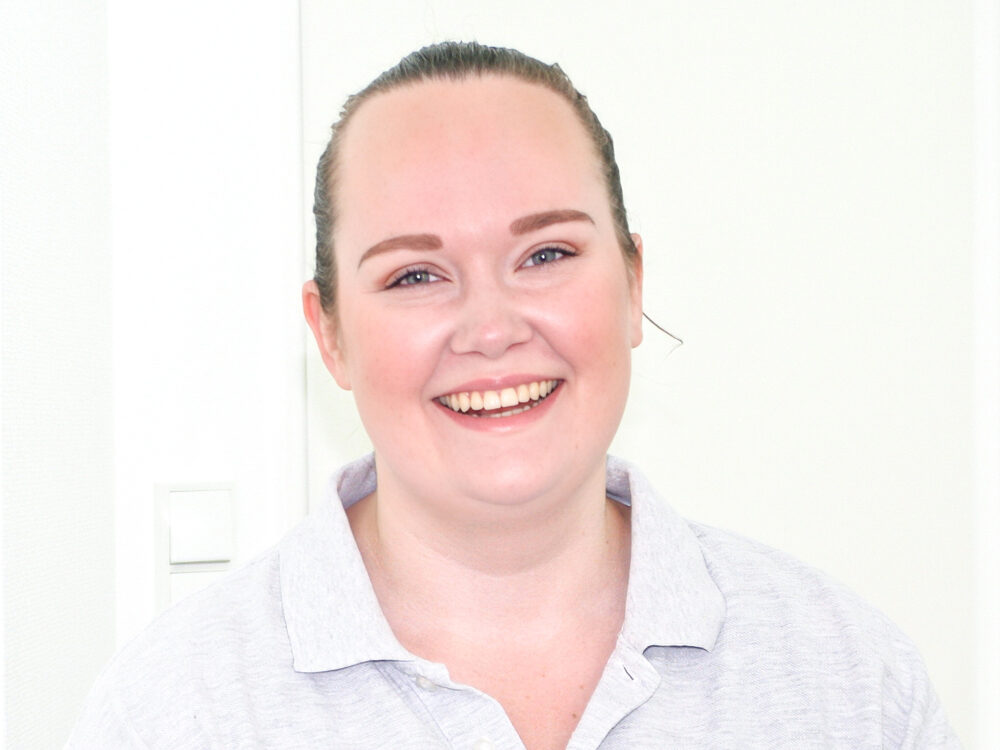 Lisa-Marie Holzhauer, Zahnmedizinische Fachangestellte